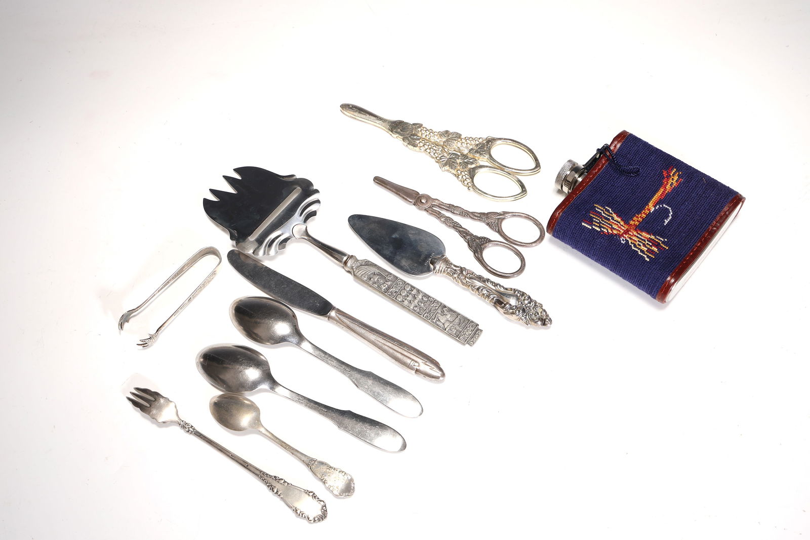 Group Of 11 Vintage Silver Plated Silverware With Smathers&Branson Flask: Group Of 11 Vintage Silver Plated Silverware With Smathers&Branson Flask (About 23 x 7 x 0.5 cm or Less)