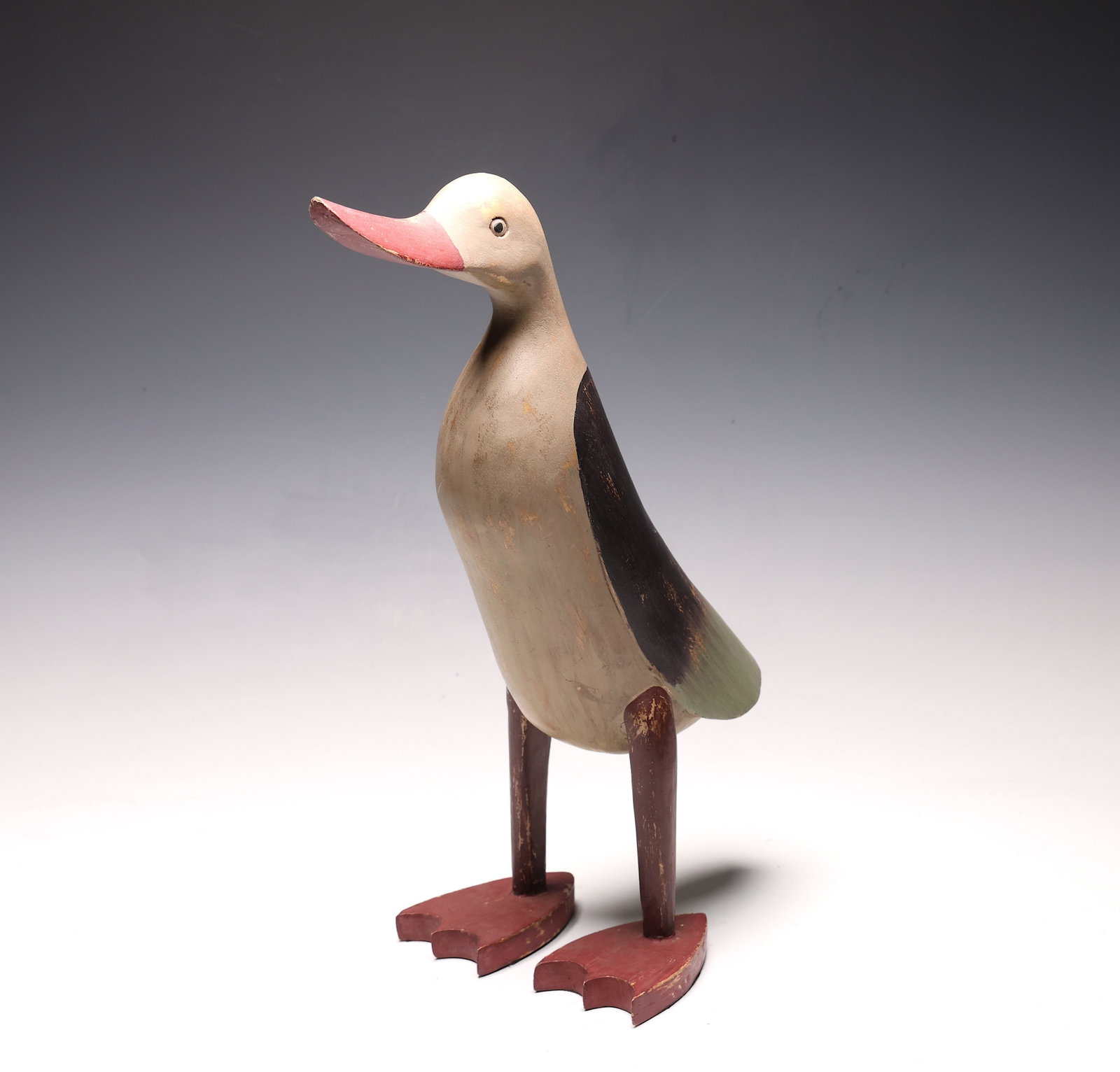 Duck Wood Statue Figure: Duck Wood Statue Figure (40 x 24 x 16 cm)