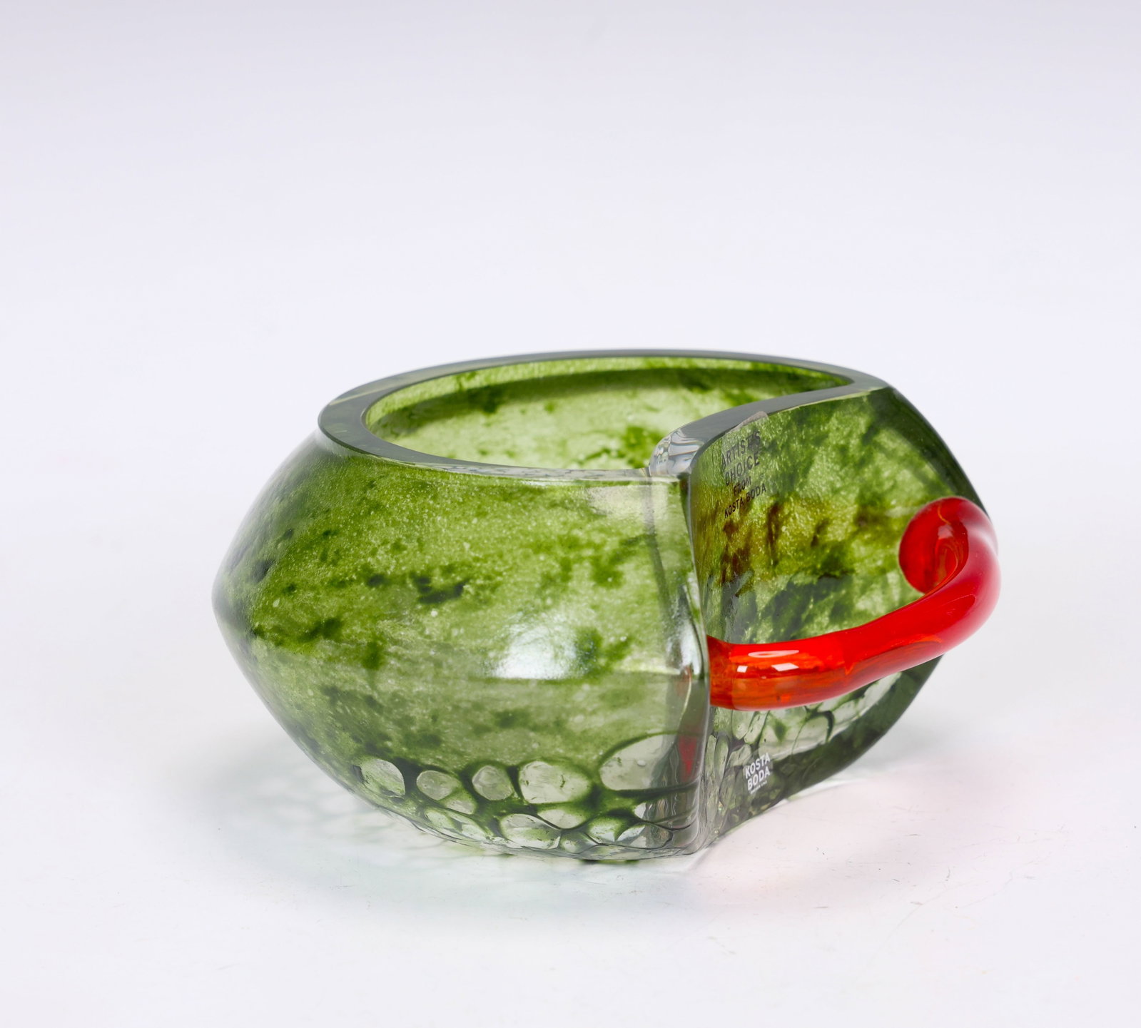 Kosta Boda Art Glass Kjell Engman Corfu Green Bowl: Kosta Boda Art Glass Kjell Engman Corfu Green Bowl (15 x 15 x 8 cm)