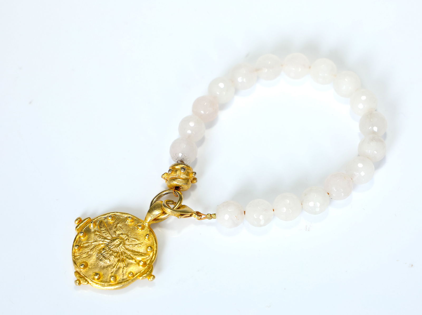 Susan Shaw Pink Crystal Beads Sand Dollar Intaglio Bracelet: Susan Shaw Pink Crystal Beads Sand Dollar Intaglio Bracelet (Pendant: 3.4 x 4.5 cm, Bracelet: 21 cm)