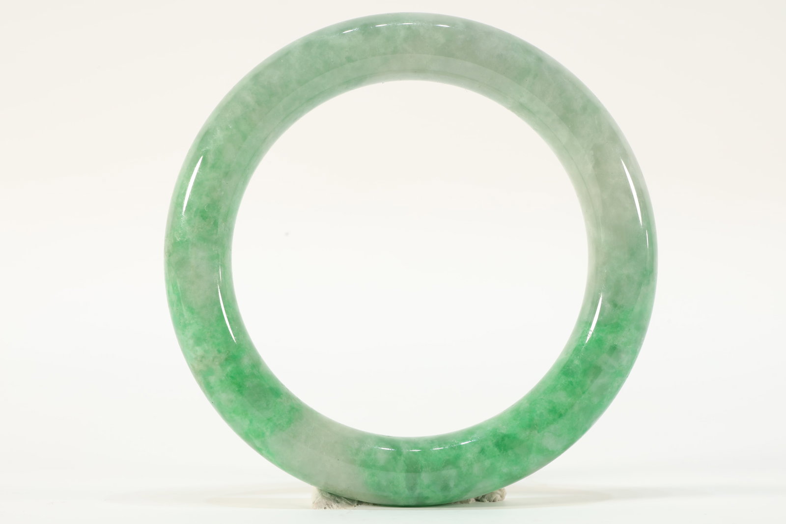 Jadeite Bangle: Jadeite Bangle(8.1 x 1cm)