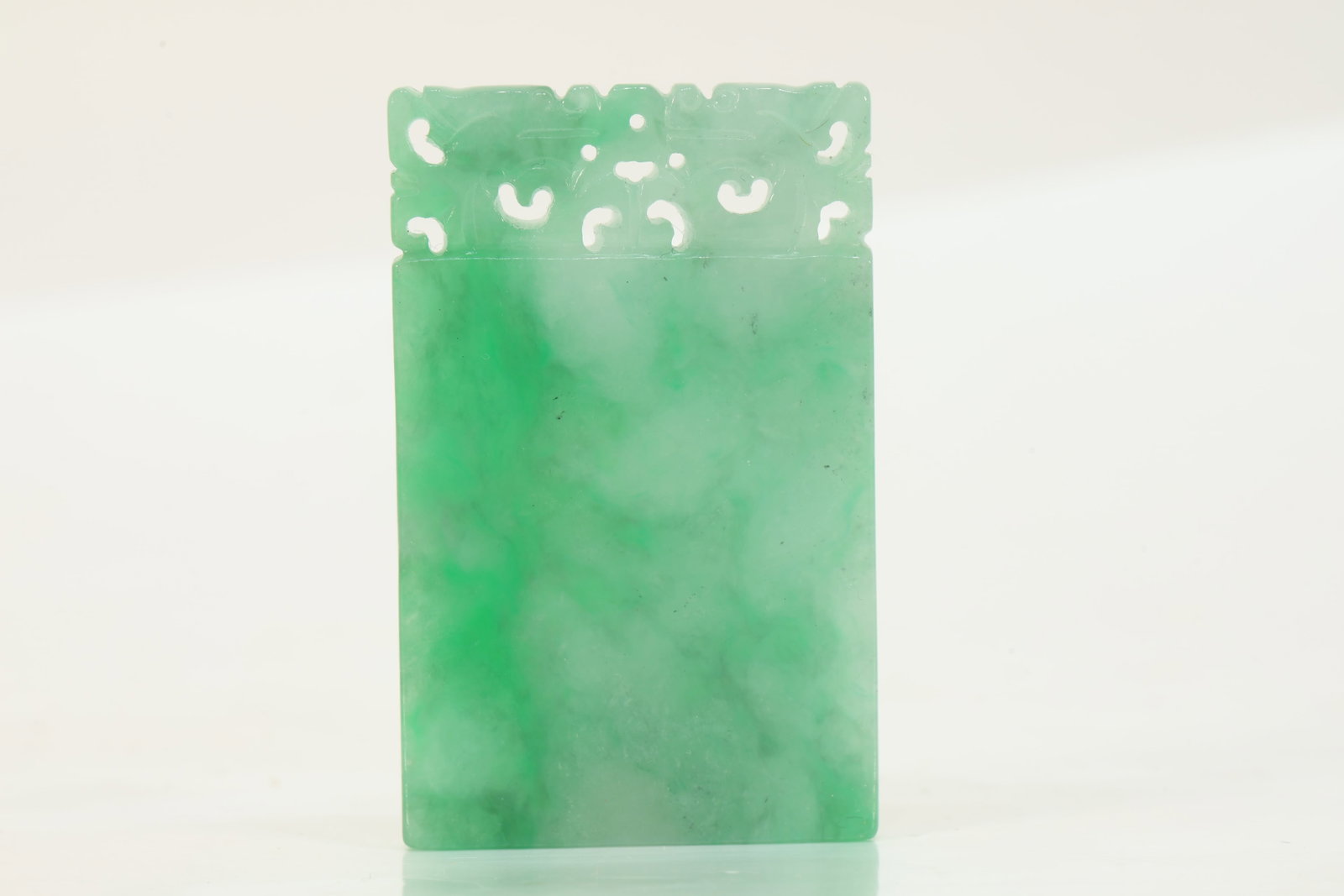 Jadeite Pendant: Jadeite Pendant (5.7 x 3.5 x 0.4cm)