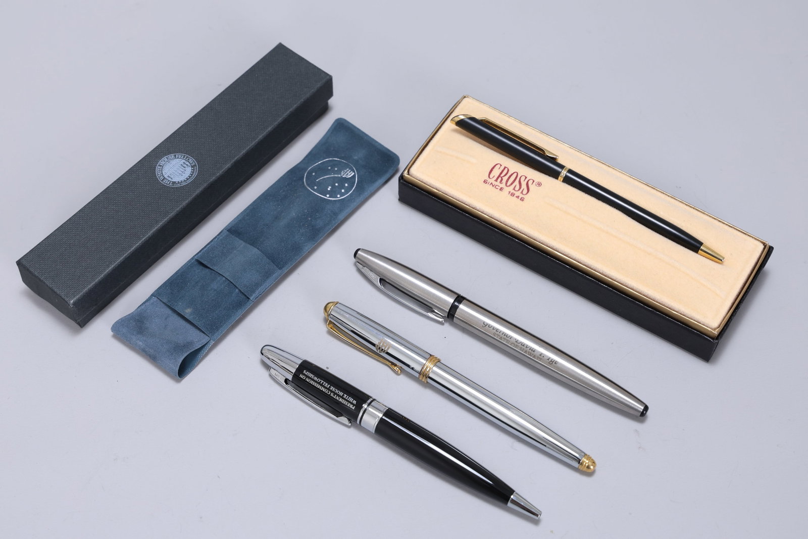 Group of Ball Pen Including White House Fellowship Pen And Governor Pen: Group of Ball Pen Including White House Fellowship Pen And Governor Pen (14 x 1.2 cm more or less )