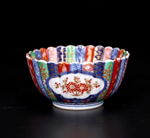 Japanese Floral Pattern Imari Fluted Porcelain Bowl
