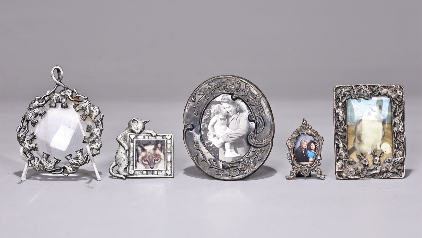 Collection Of Vintage Pewter Frame And Magnifying Glass: Collection Of Vintage Pewter Frame And Magnifying Glass (About 6.5 x 5 x 1 cm more or less)