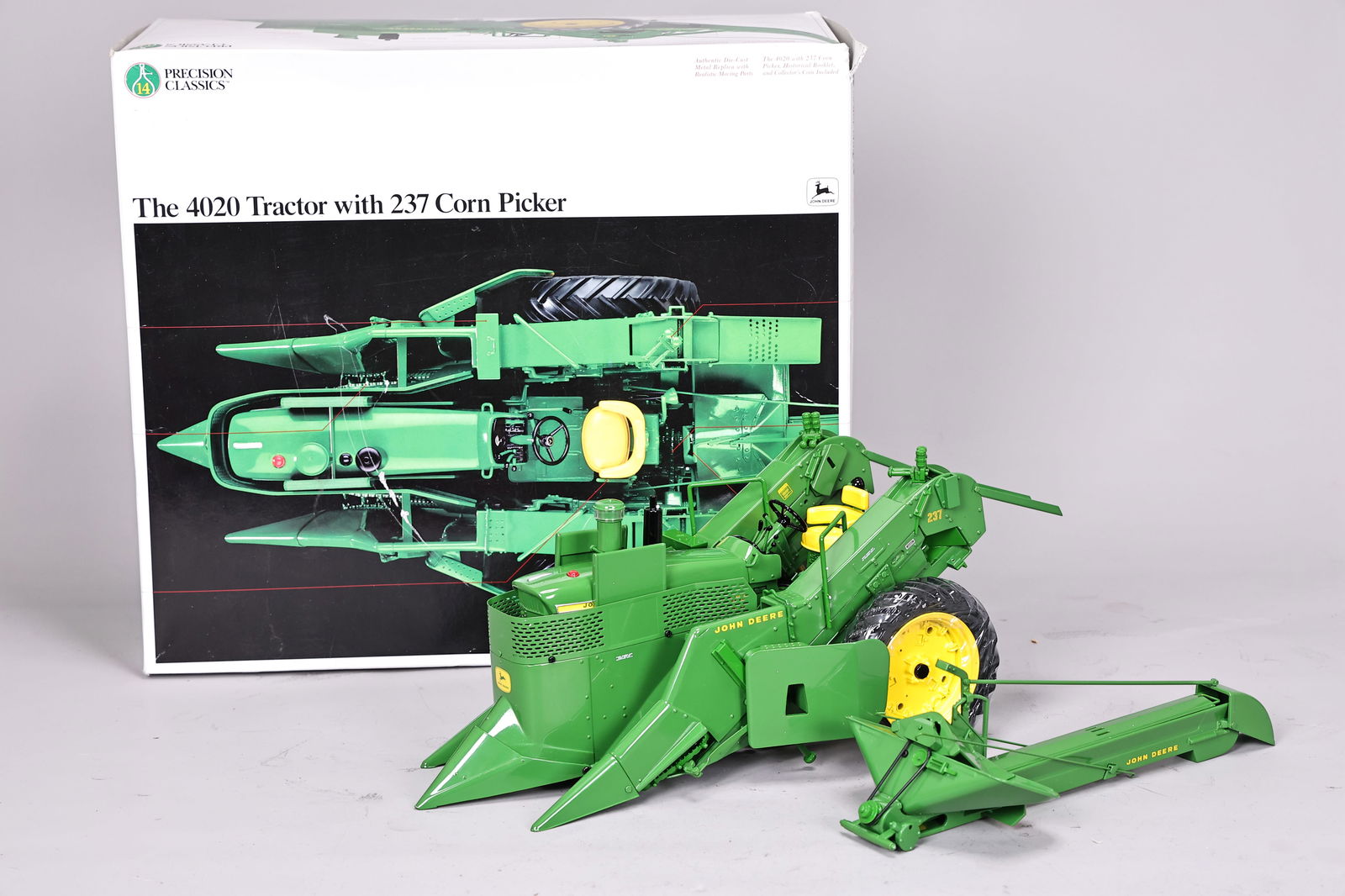 John Deere 4020 Tractor With 237 Corn Picker Toy: John Deere 4020 Tractor With 237 Corn Picker Toy (34 x 40 x 20 cm)