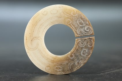 Jade Carved Dragon Pattern Bi