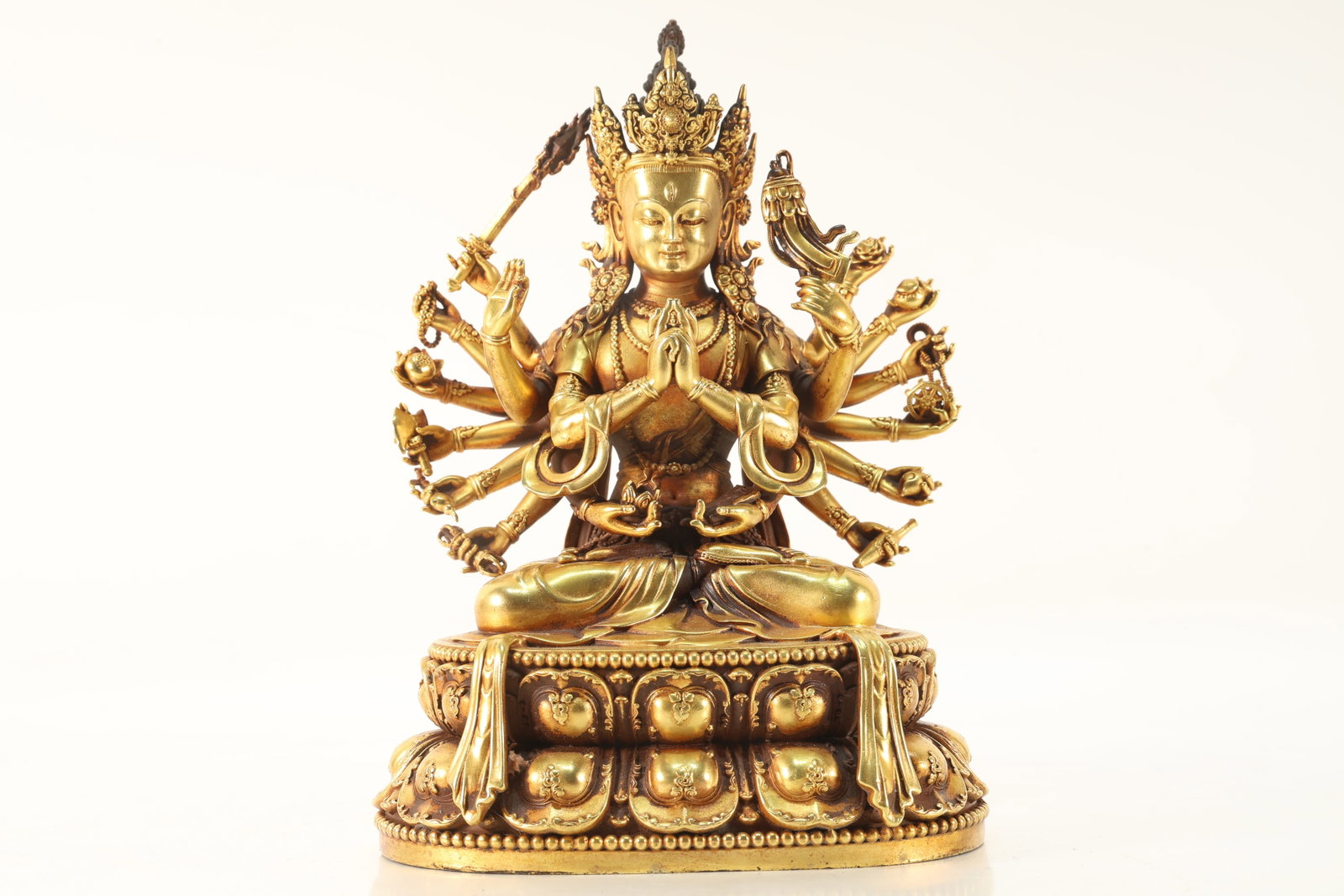 Gilt Bronze GuanYin Figure: Gilt Bronze GuanYin Figure (18 x 12 x 8.5cm)