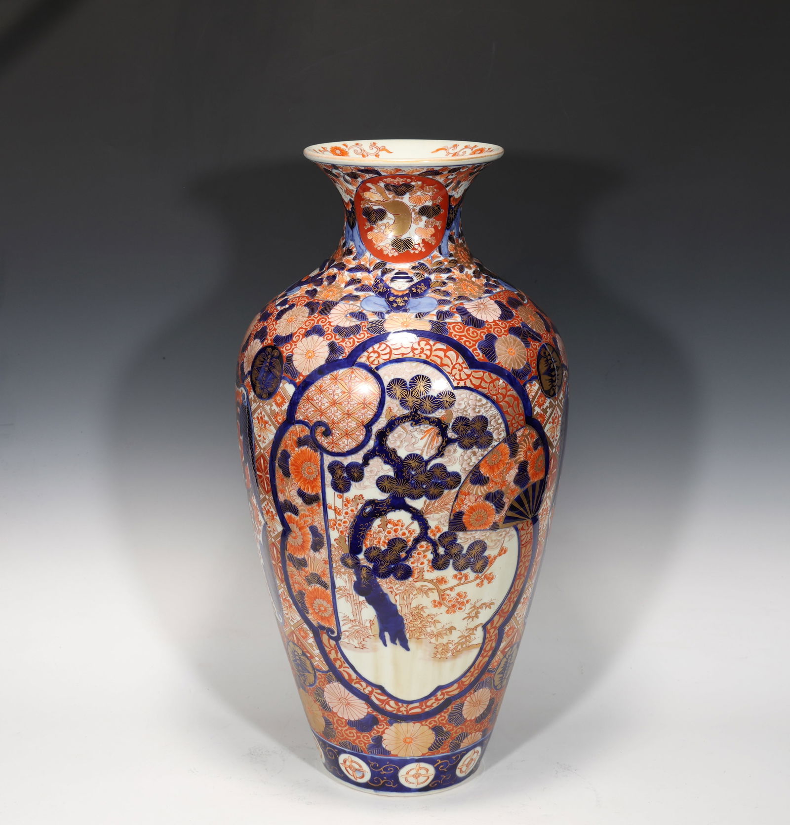 A Large Japanese Imari Porcelain Vase (1 of 8)