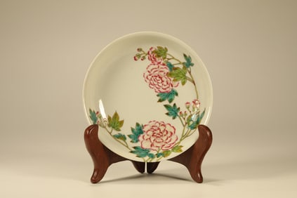 Famille Rose Flower Pattern Porcelain Plate