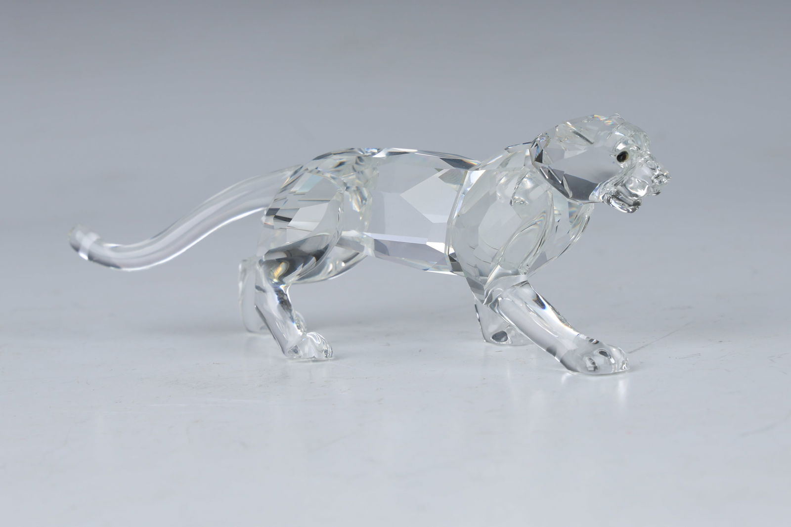 Swarovski Crystal Leopard Figure (1 of 7)