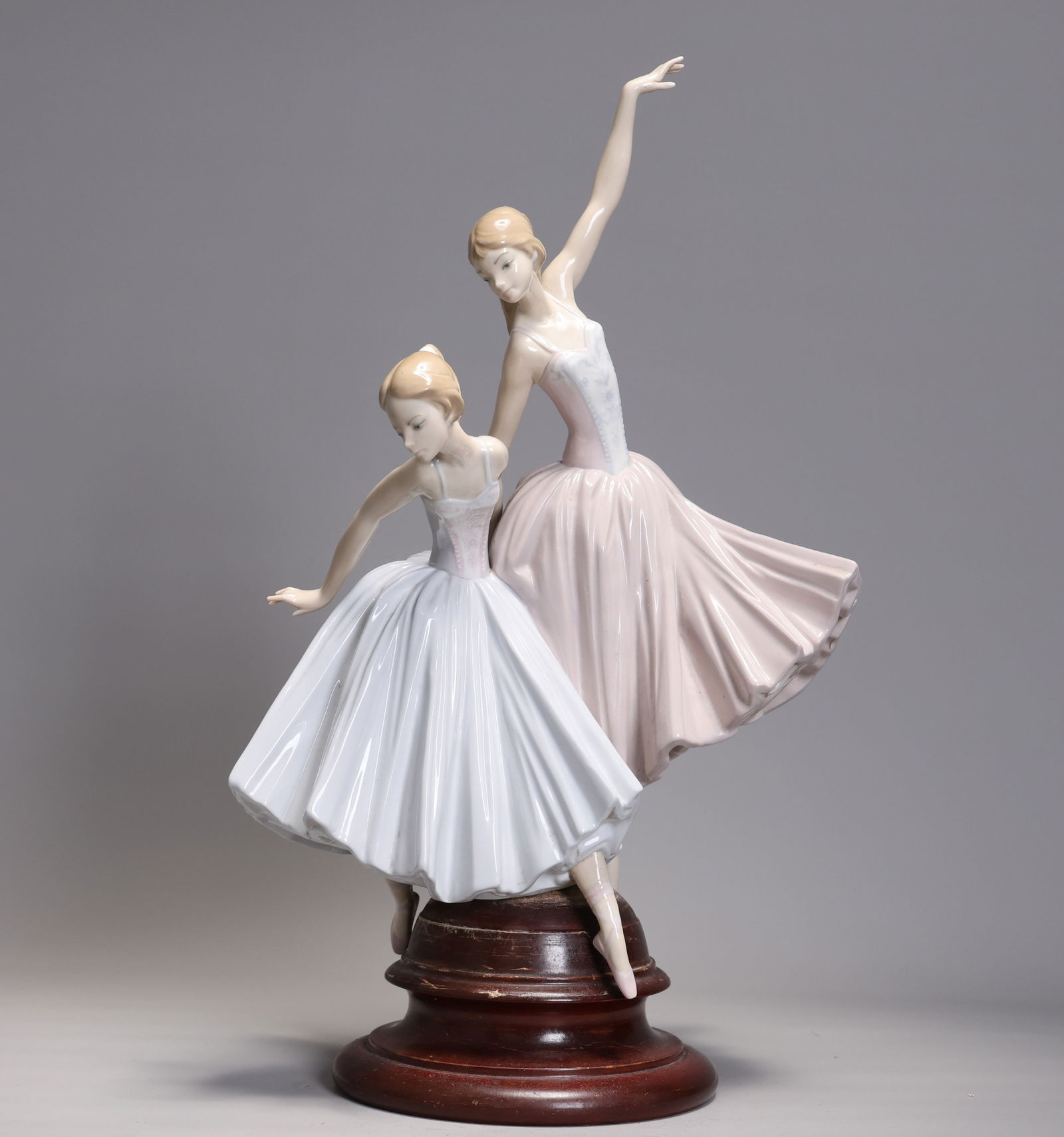 Lladro #5035 "Merry Ballet" Porcelain Girls Group (1 of 9)