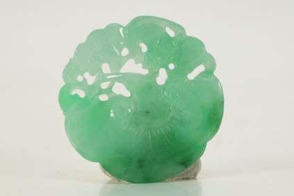 Jadeite Carved Reishi Mushroom Pattern Pendant