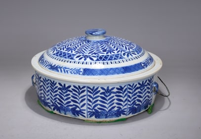 Chinese Blue And White Flower Pattern Porcelain Pot With Lid