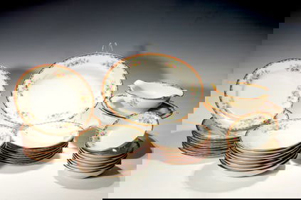 Diamond China Roslyn Pattern Porcelain Dinning Set
