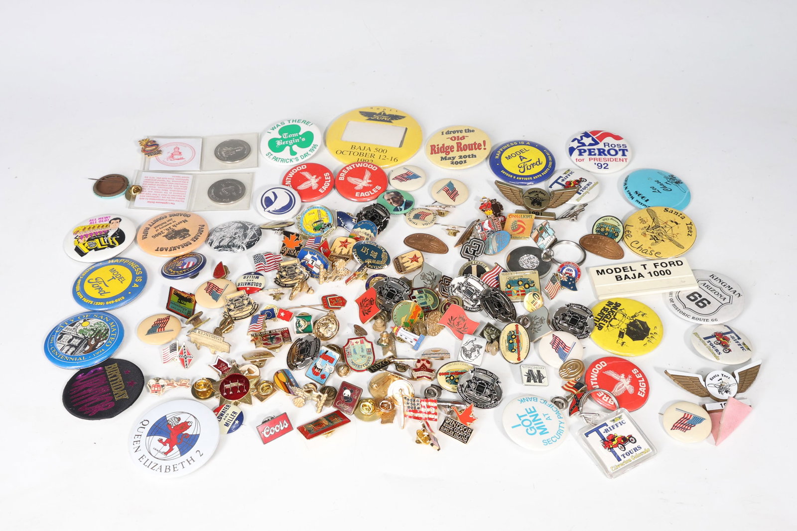 Large Lot Of 40+ Pins Miscellaneous: Large Lot Of 40+ Pins Miscellaneous (All In Different Sizes)