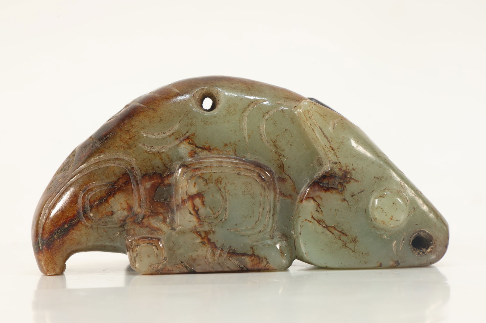 Jade Carved Beast Shape Ornament: Jade Carved Beast Shape Ornament (4.5 x 9.5 x 3cm )