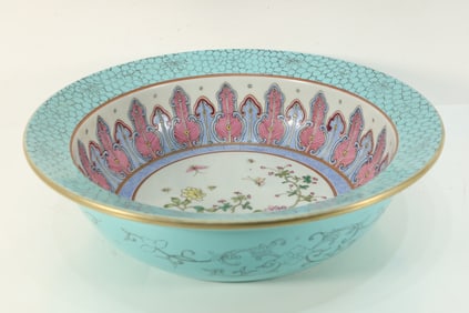 Famille Rose Flower with Butterfly Pattern Porcelain Plate