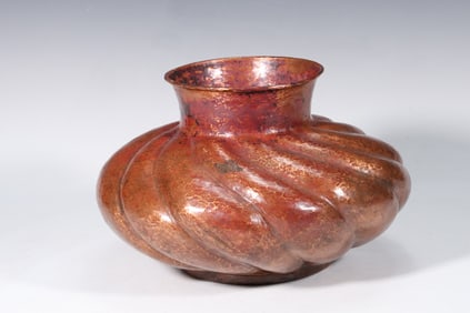 Large Hammered Copper Vessel Pot With Swirl Ribbed