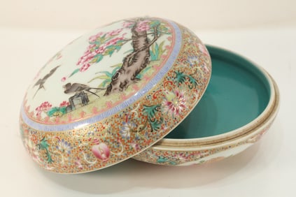 Famille Rose Flower and Bird Pattern Porcelain Lid Box