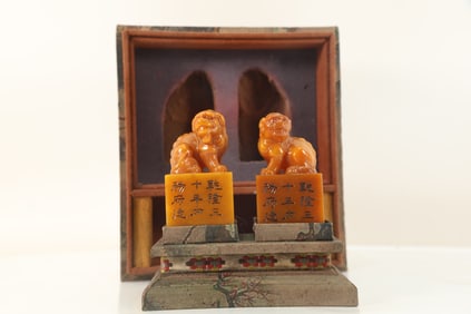 Pair of Shoushan Tianhuang Carved Lion Stone Seal