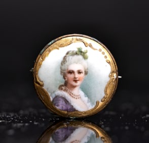 Vintage Edwardian Porcelain Lady Painted Portrait  Brooch
