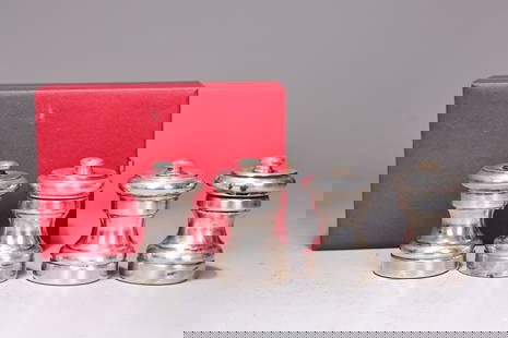 Cartier Four Of Italian Sterling Silver Salt Shakers Boxed: Cartier Four Of Italian Sterling Silver Salt Shakers Boxed (4 x 6 cm each)
