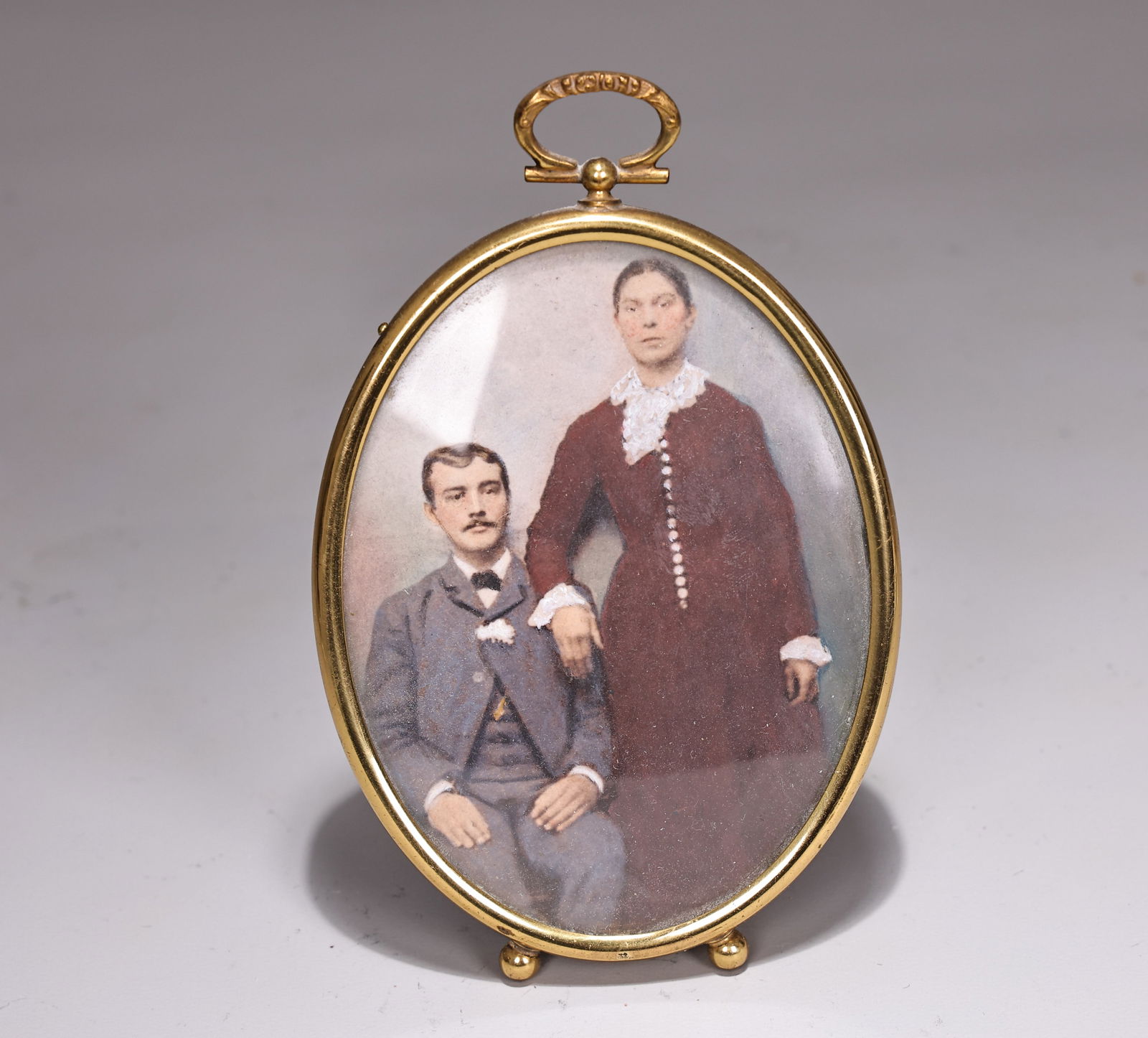 Watercolor Painted Oval Brass Miniature Frame: Watercolor Painted Oval Brass Miniature Frame (13.5 x 8.5 x 1 cm)