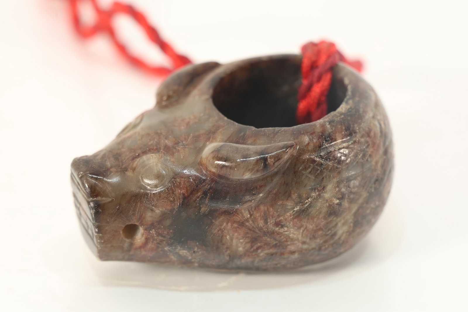 Jade Carved Beast Shape Thumb Ring: Jade Carved Beast Shape Thumb Ring (5.5 x 3cm)