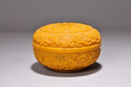 Chinese Yellow Glassware Bat with Flower Round Lid Box