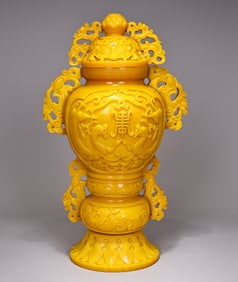 Large Chinese Yellow Glassware Dragon Pattern Lid Pot