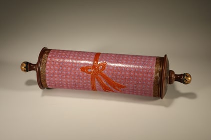 Famille Rose Flower Pattern Porcelain Pot