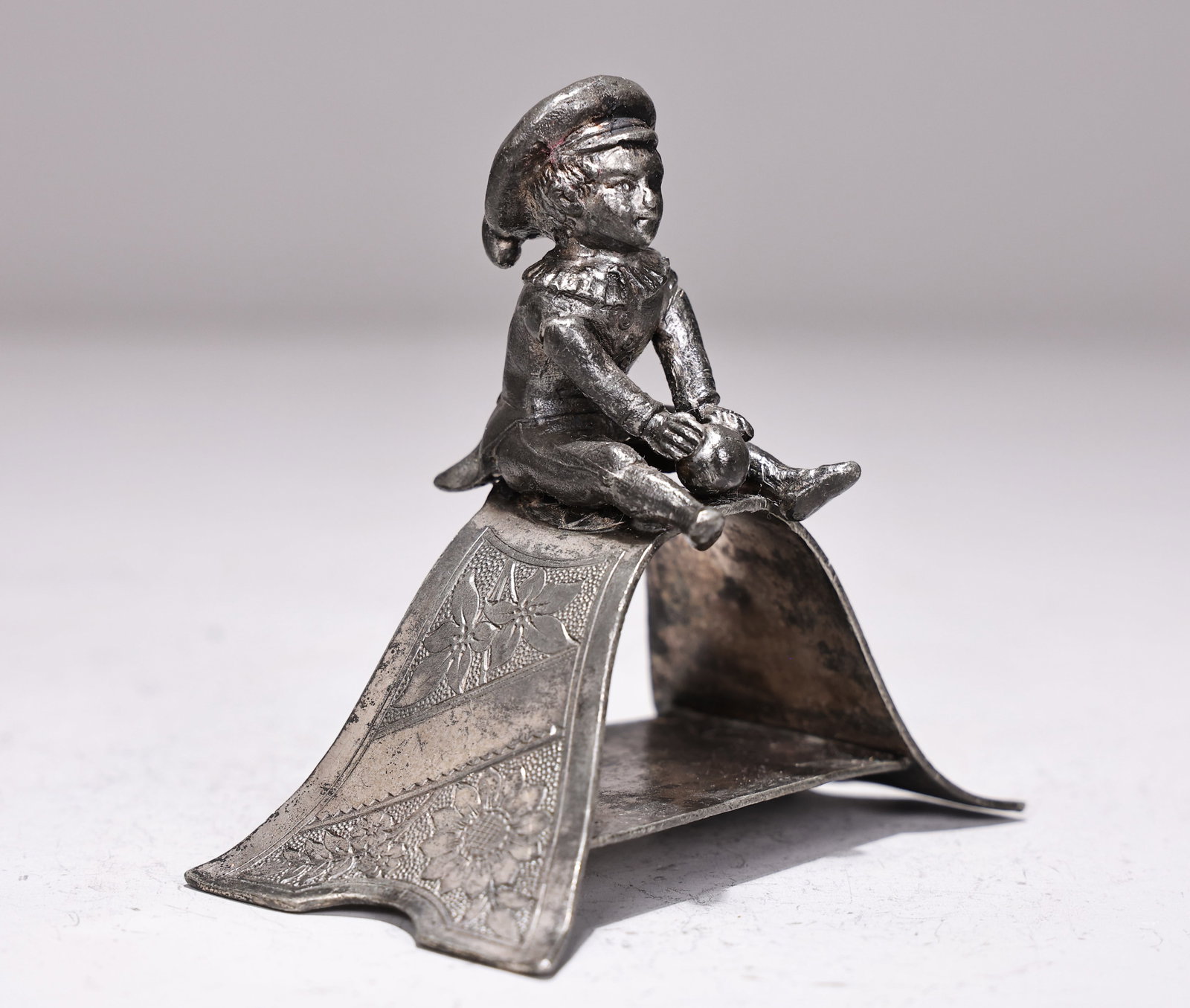 James W. Tufts Boston Triple Plate 1601 Silverplate Napkin Ring (1 of 7)