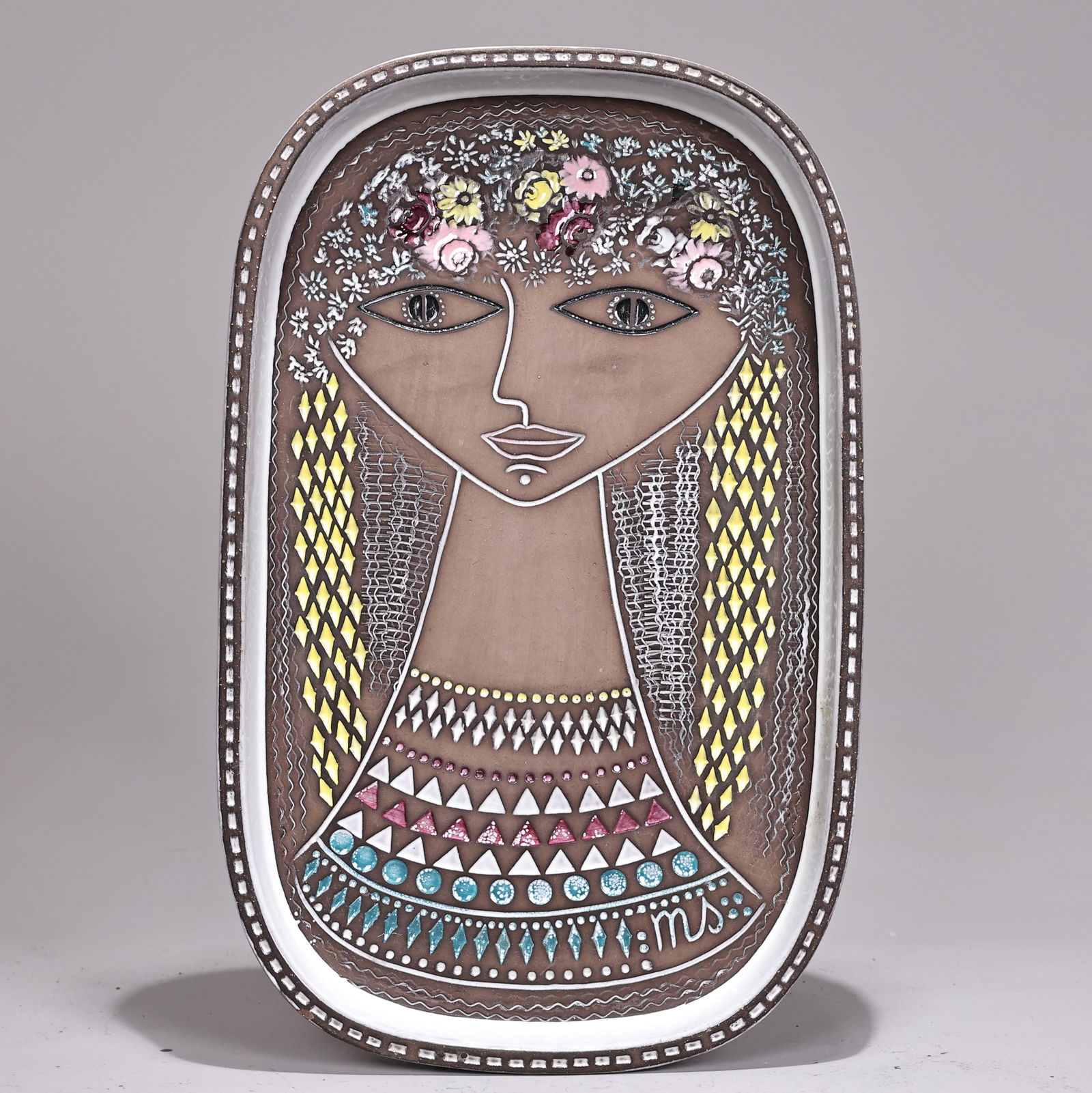 Mari Simmulson Beata From Upsala Wall Plate Ceramic Sweden 5054M: Mari Simmulson Beata From Upsala Wall Plate Ceramic Sweden 5054M (32 x 19 x 2.5 cm)