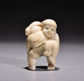 Japanese Bone Carved Figurine Sumo Wrestlers Netsuke
