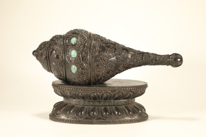 Agarwood Inlaid Turquoise Carved Conch Shape Ornament
