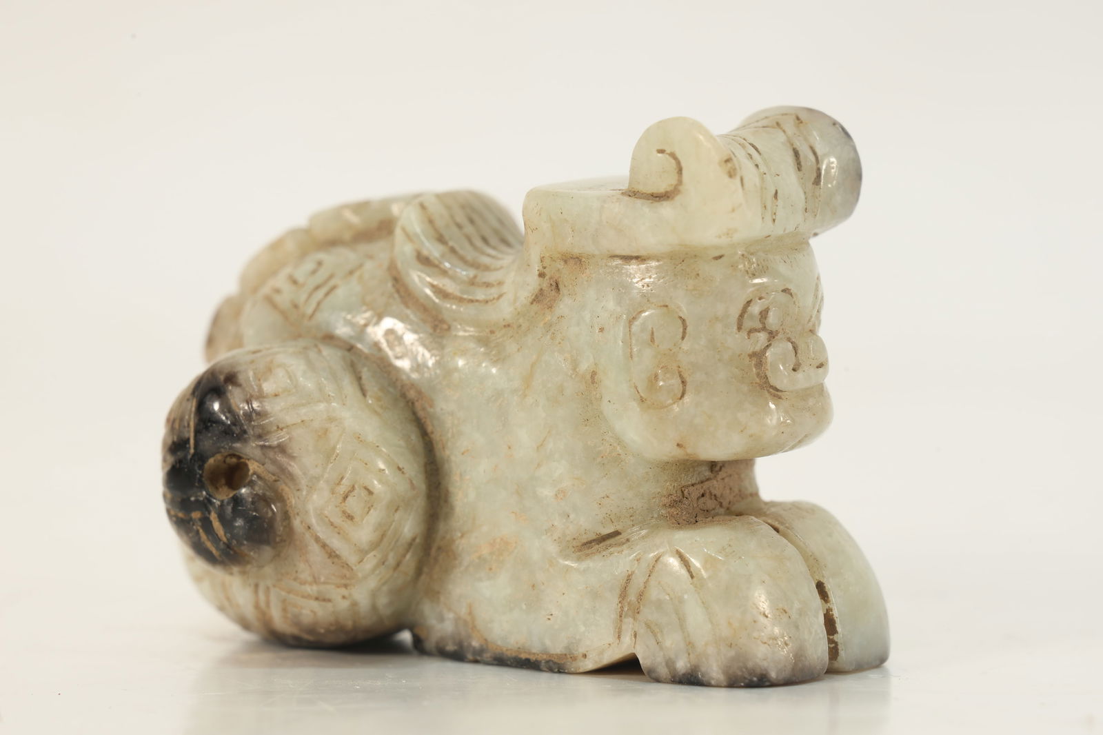 Jade Carved Beast Shape Ornament: Jade Carved Beast Shape Ornament (5.7 x 4.3 x 3cm)