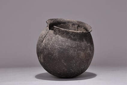 Ancient Native American Indian Pottery Pot