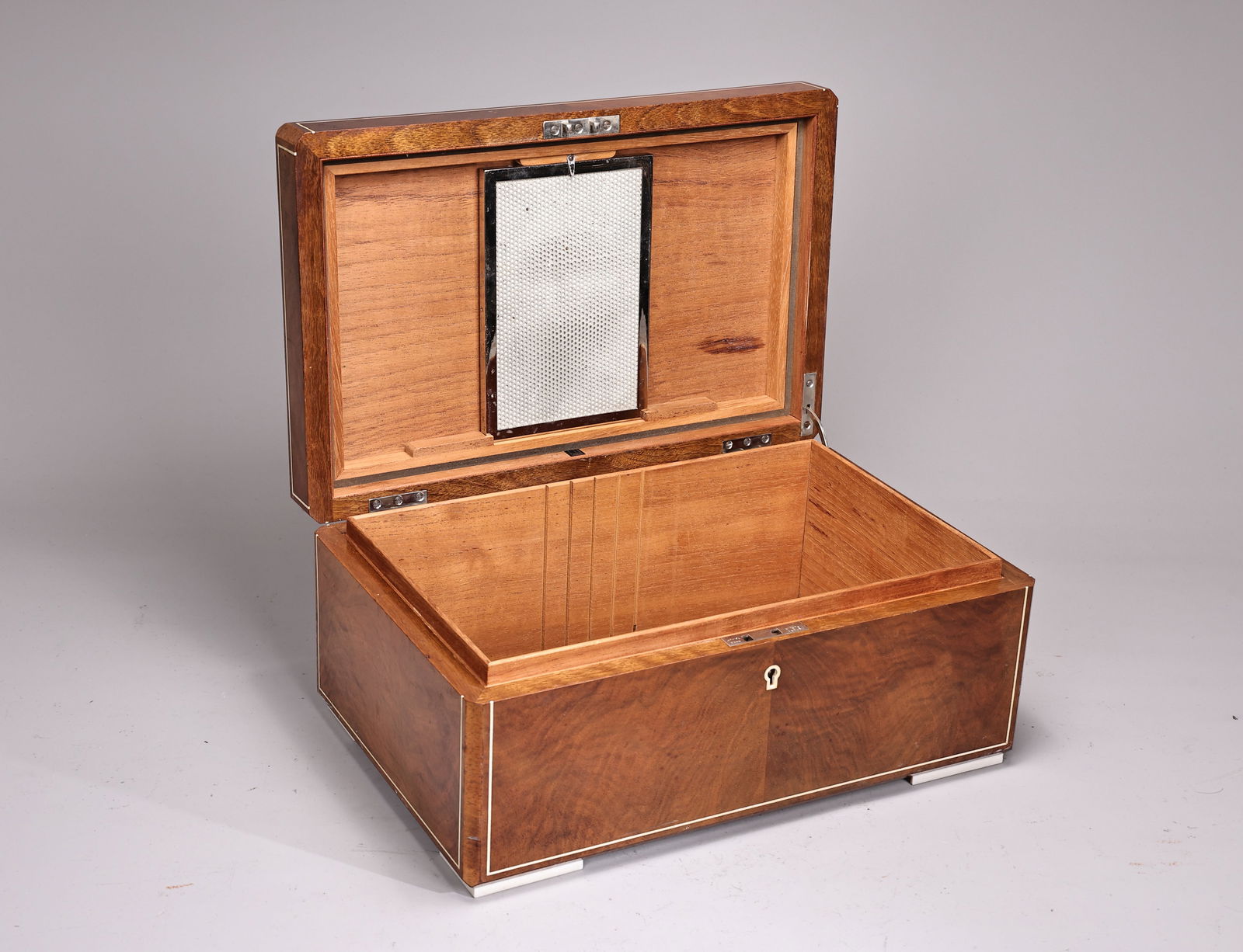 Vintage Walnut Humidor Box By Dunhill (1935-1945) (1 of 6)