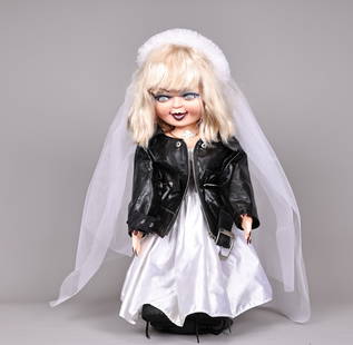 Bride Of Chucky Tiffany Doll, Stand In Box: Bride Of Chucky Tiffany Doll, Stand In Box (70 x 32 x 19 cm)