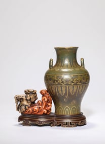 Tea Color Glazed Porcelain Vase with Figure
