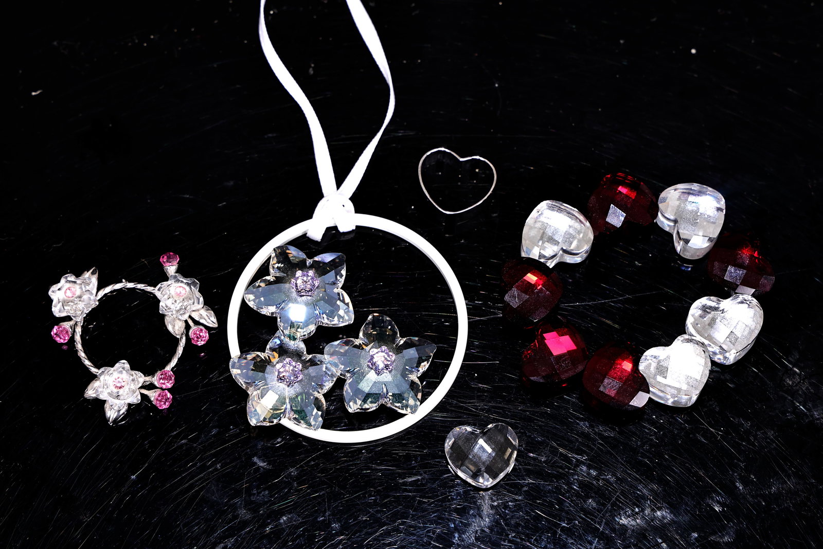 Swarovski Crystal 2013 Blossom Ornament With Tic-Tac-Toe: Swarovski Crystal 2013 Blossom Ornament With Tic-Tac-Toe (About 5 x 1 cm more or less)