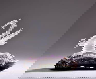 Beautiful Dragon Figurine On Amethyst Gem Stone: Beautiful Dragon Figurine On Amethyst Gem Stone (18 x 19 x 9 cm)