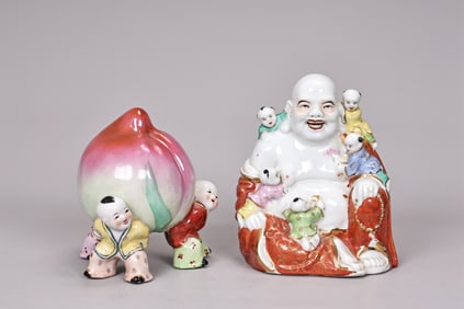 Chinese Porcelain Happy Buddha Statue And Wucai Childern Lifting Shou Tao