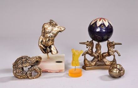 Decorative Art Object Sculpture In Variety Material