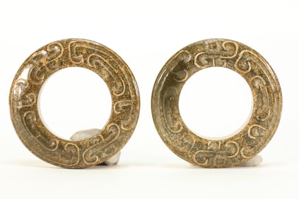 Pair of Jade Carved Cloud Pattern Ring