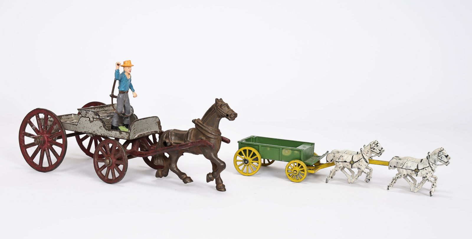Vintage Toy Cast Iron Horses Drawn Log And Wagon: Vintage Toy Cast Iron Horses Drawn Log And Wagon (About 21 x 8 x 9 cm more or less)