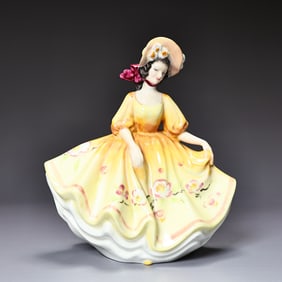 Royal Doulton Figurine "Sunday Best" HN2206