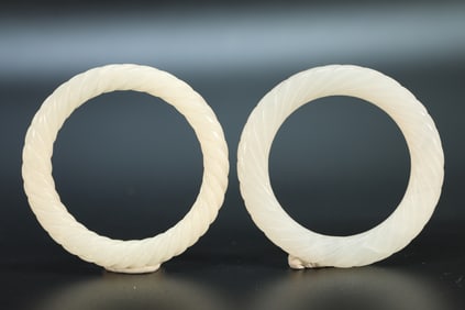 Pair of Jade Carved Cloud Pattern Earring