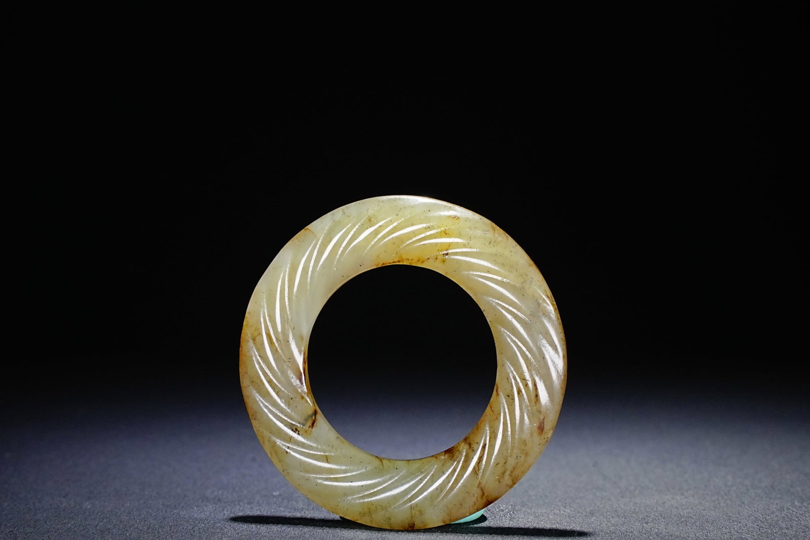 Jade Ring: Jade Ring (3.9 x 0.5 cm)